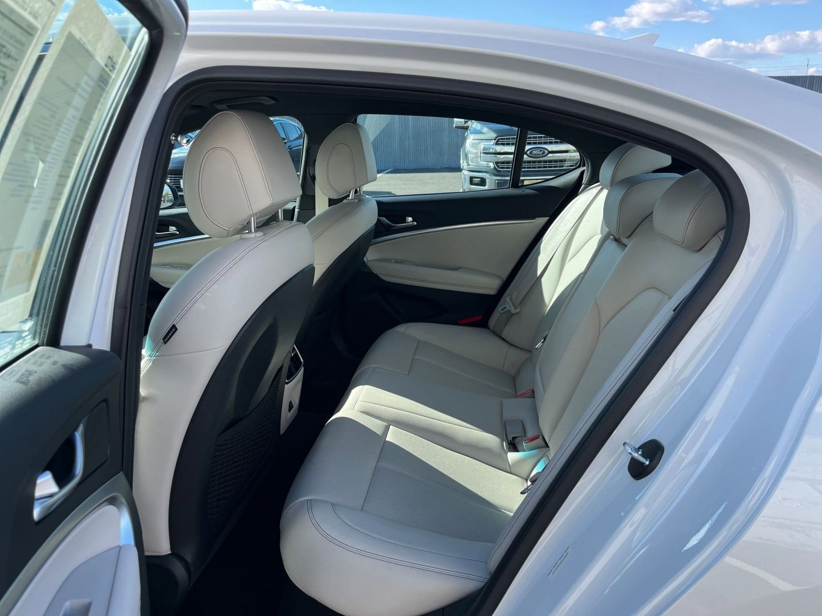 Thumbnail: 2025 Genesis G70 - 26