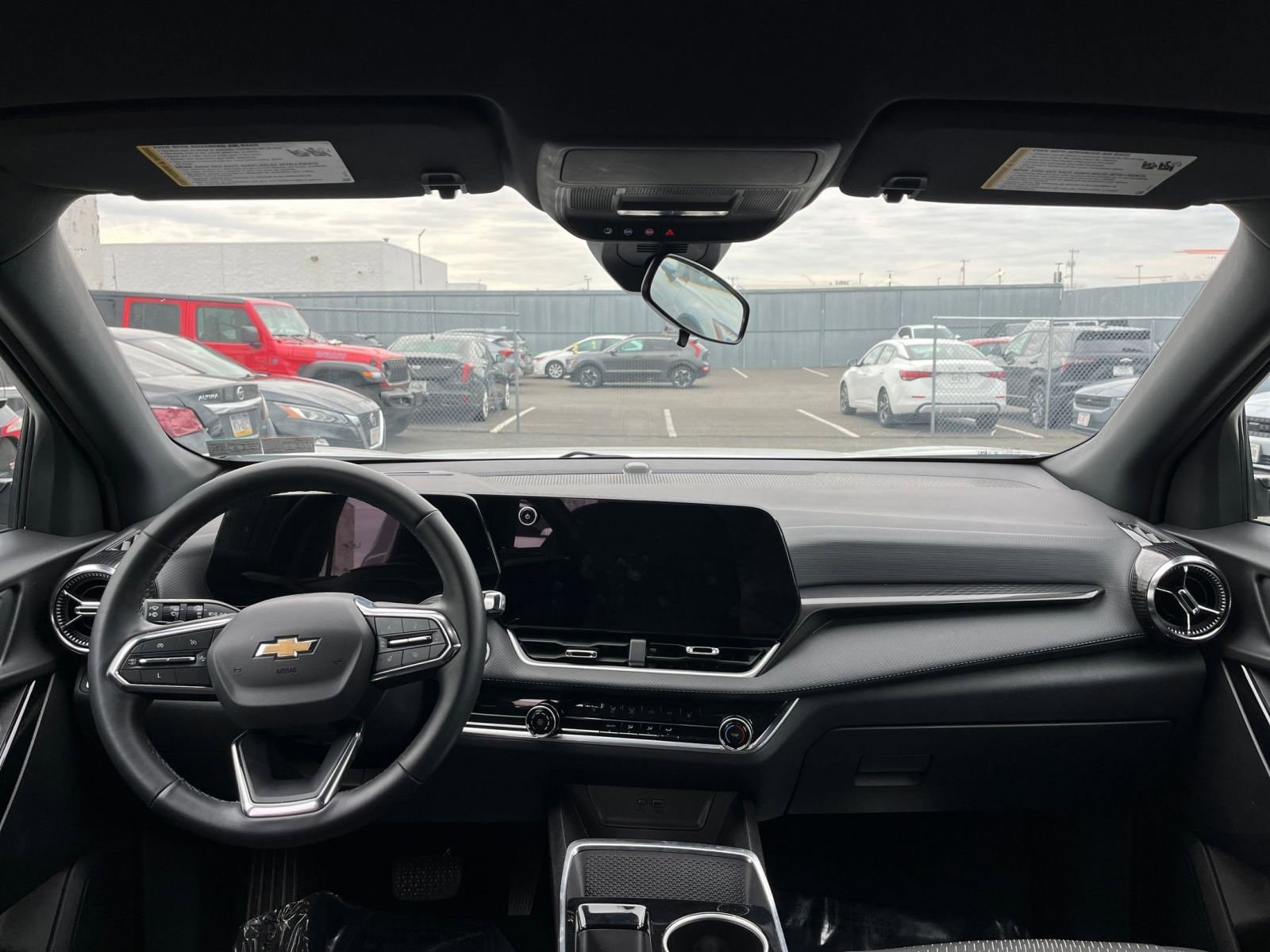 Thumbnail: 2025 Chevrolet Equinox - 32