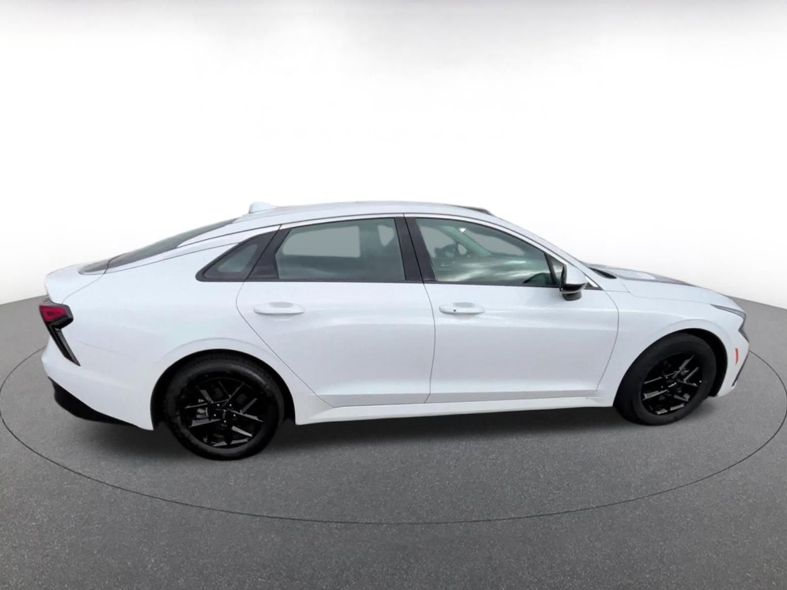 Thumbnail: 2025 Kia K5 - 15