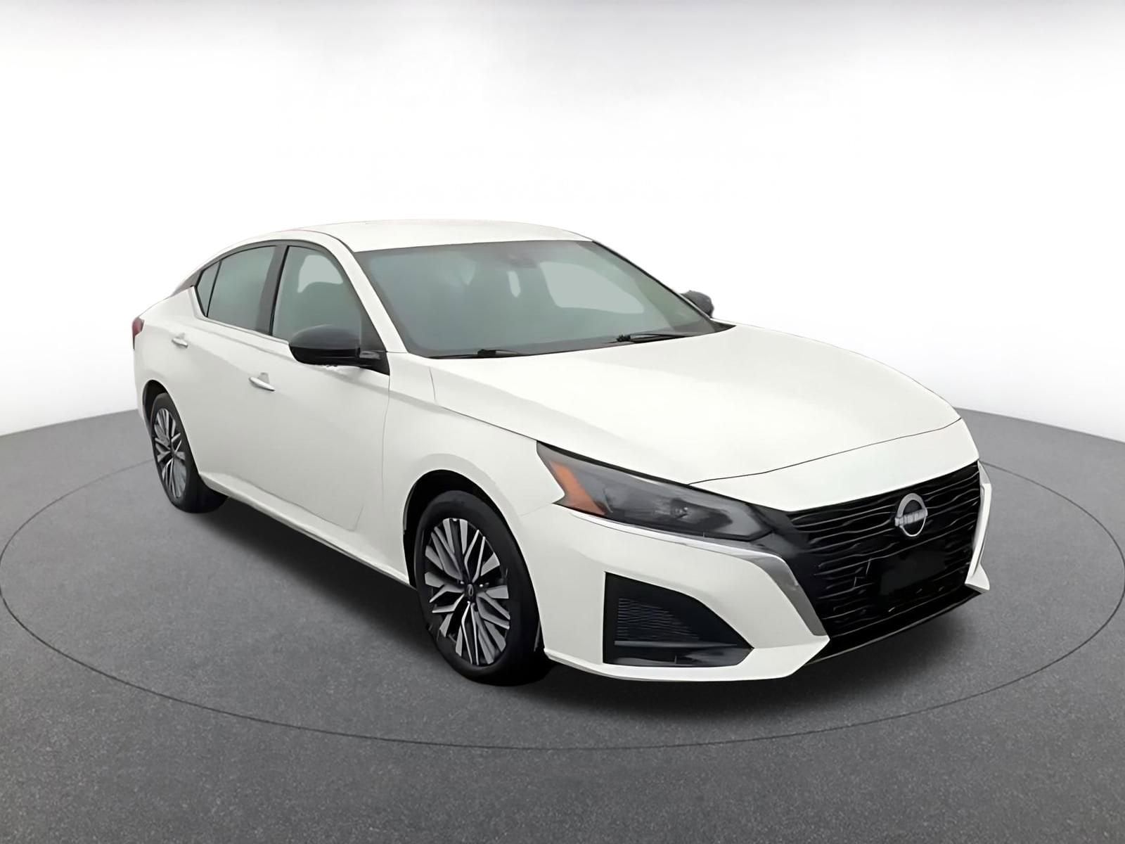 Thumbnail: 2025 Nissan Altima - 3