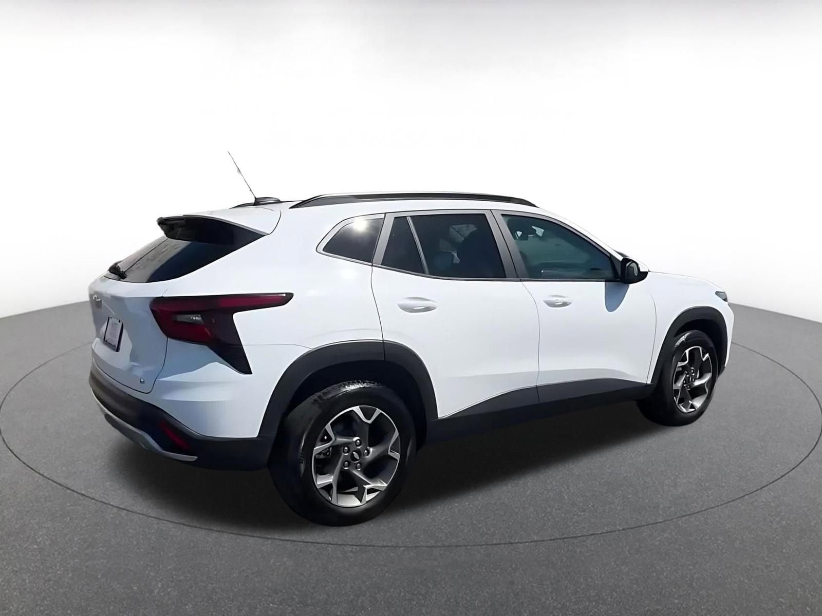 Thumbnail: 2025 Chevrolet Trax - 15