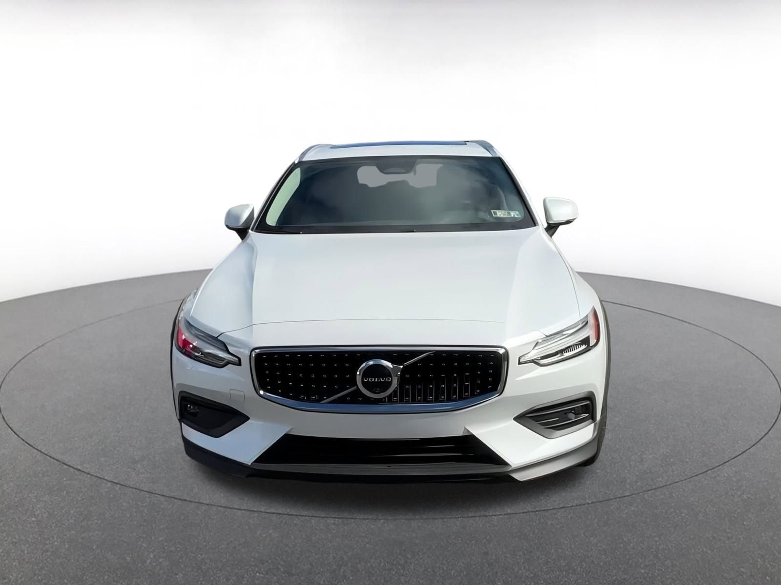 Thumbnail: 2025 Volvo S60 - 5