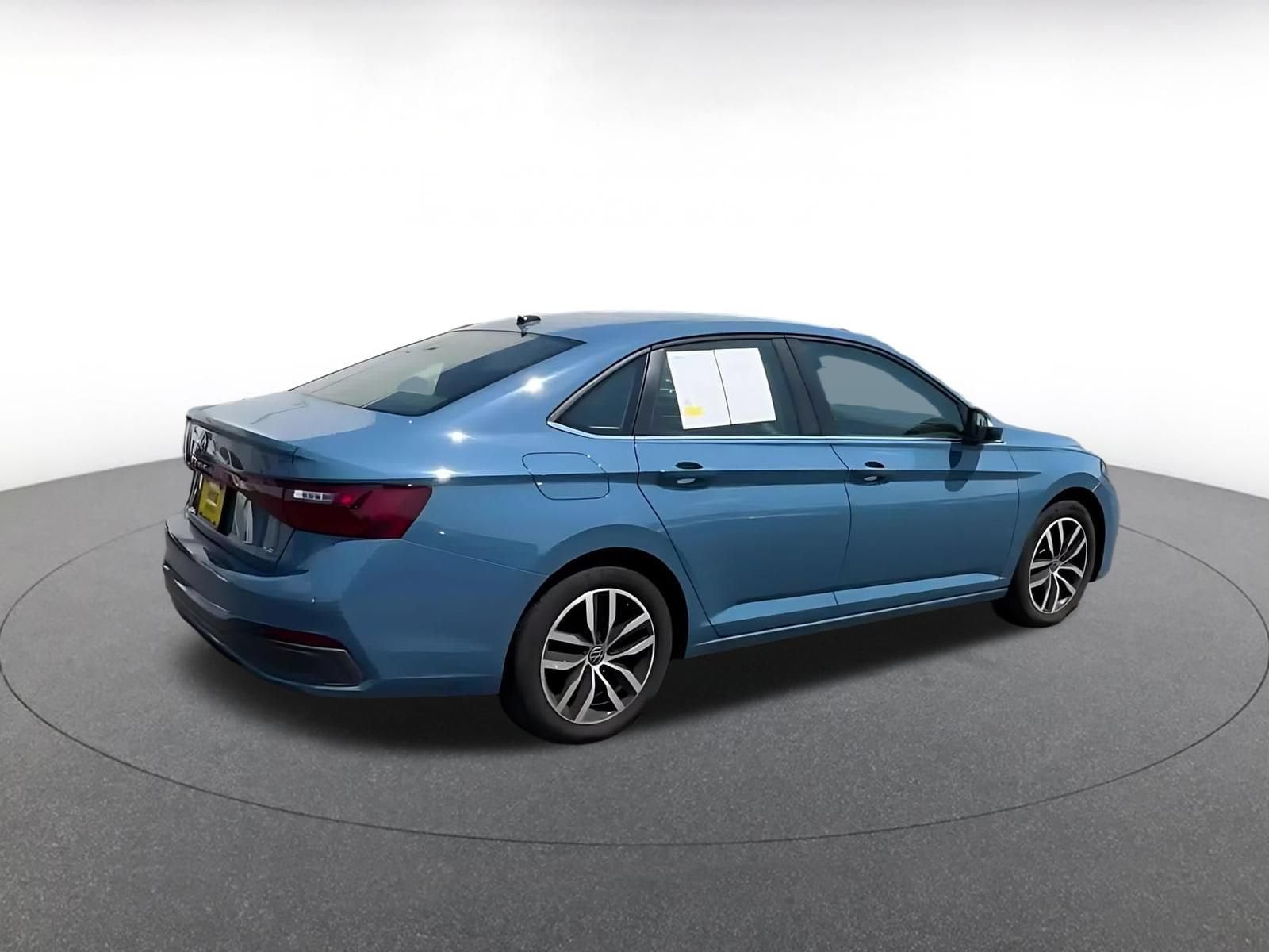 Thumbnail: 2025 Volkswagen Jetta - 15