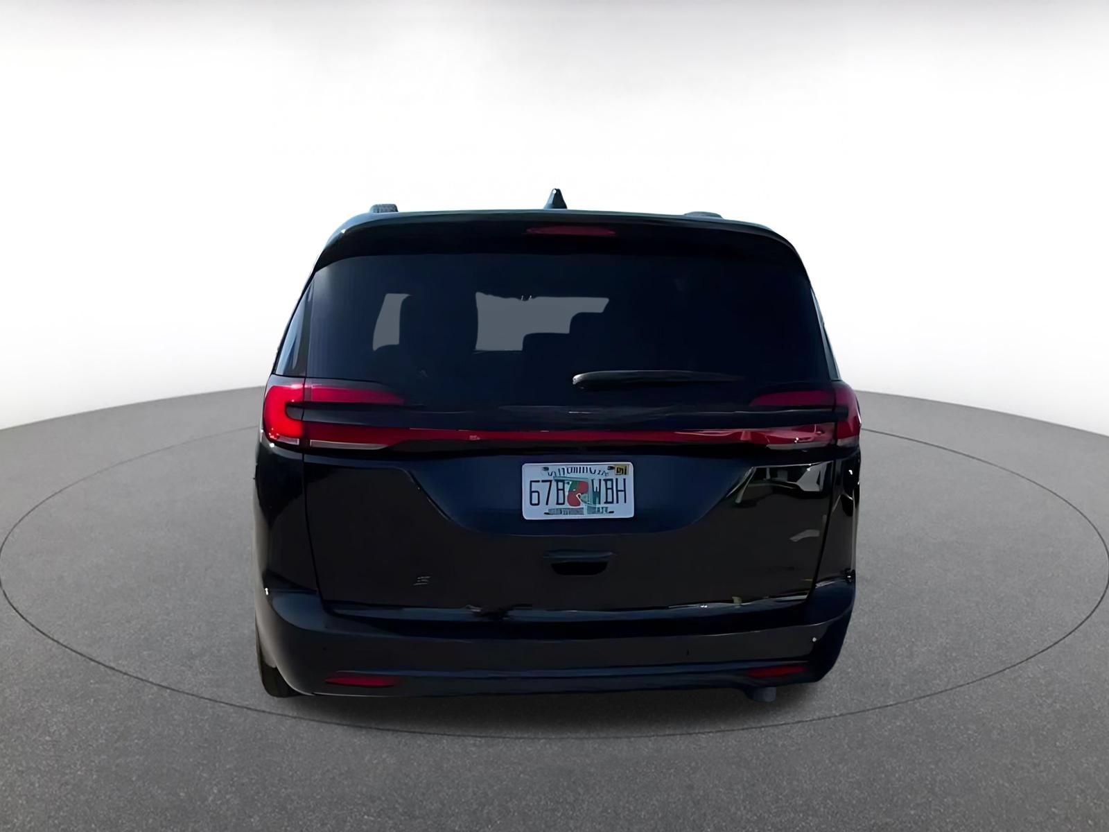 Thumbnail: 2025 Chrysler Pacifica - 12