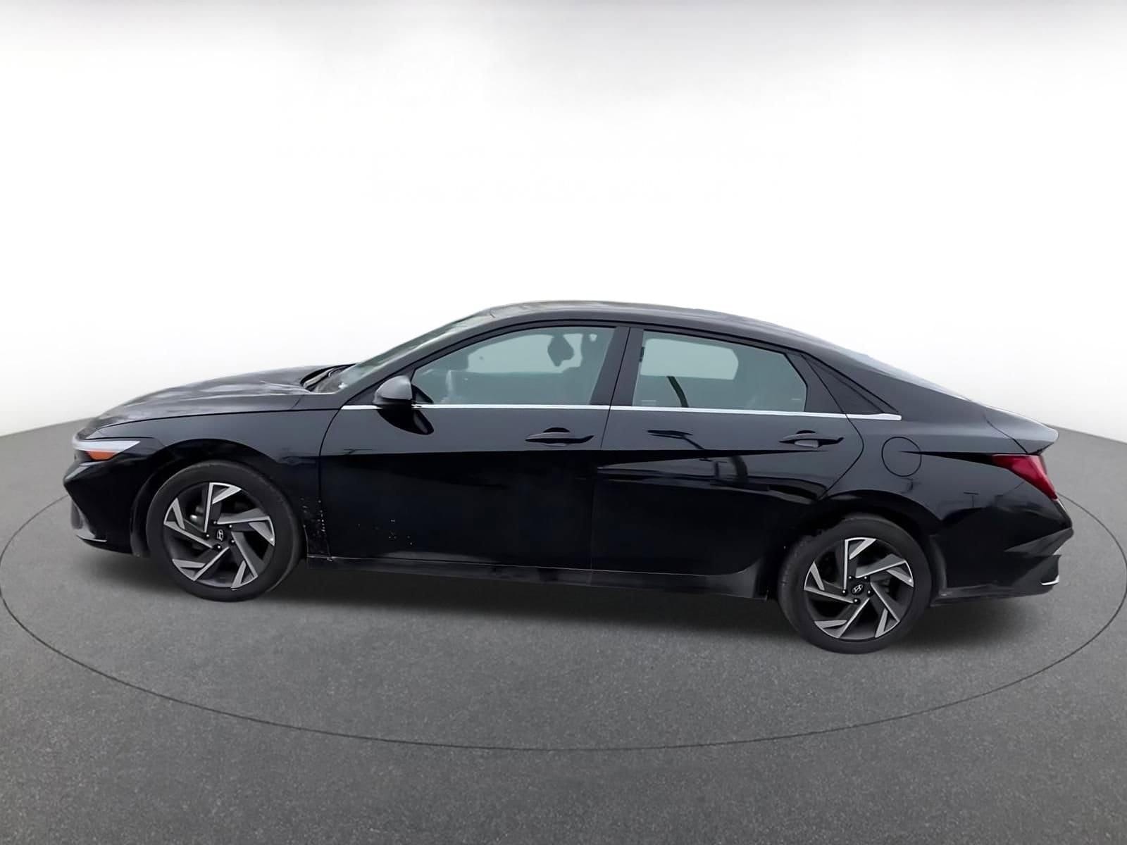 Thumbnail: 2025 Hyundai Elantra - 8