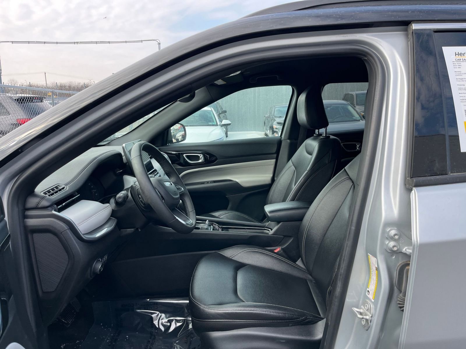 Thumbnail: 2025 Jeep Compass - 28