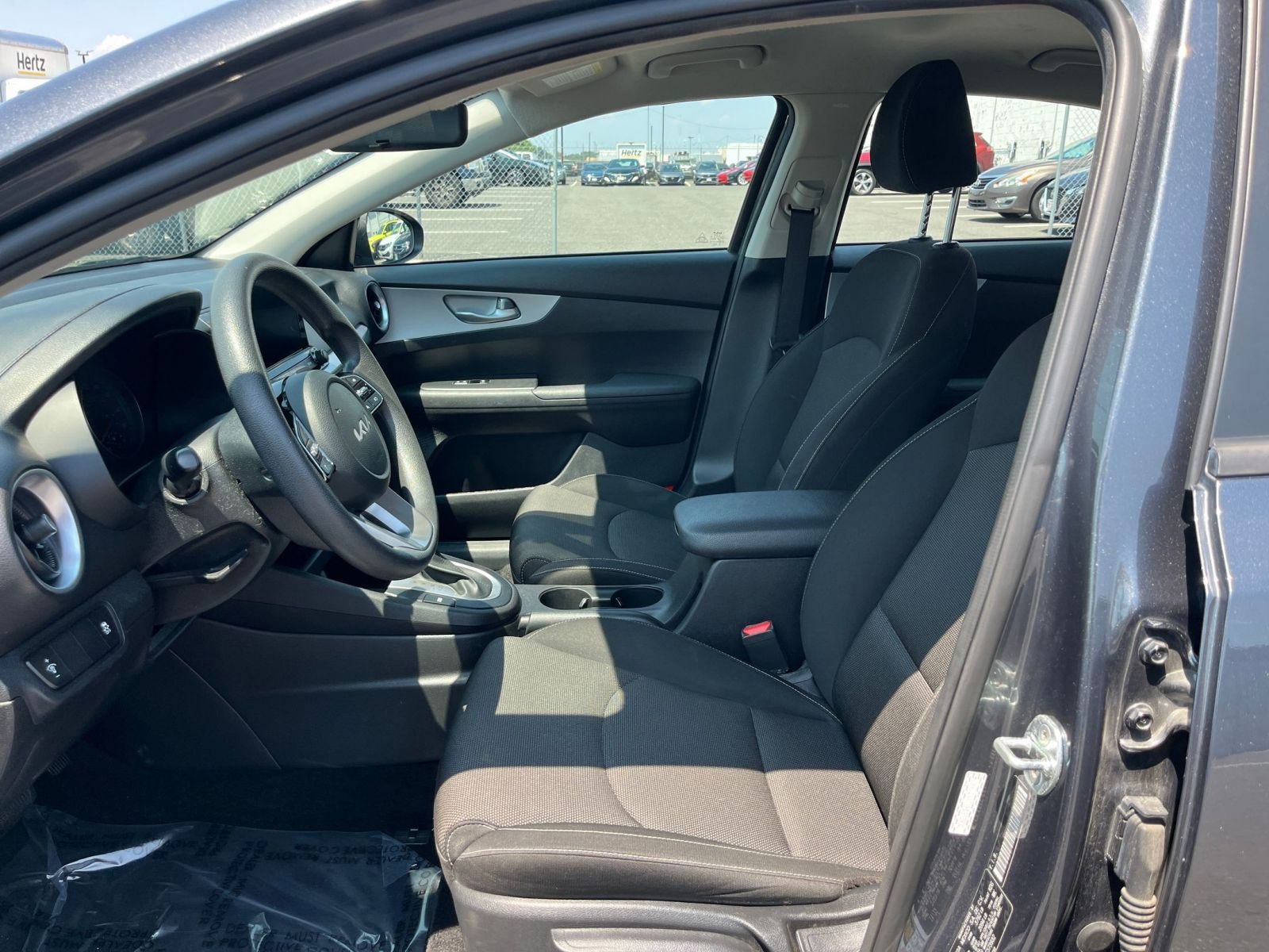 Thumbnail: 2023 Kia Forte - 25