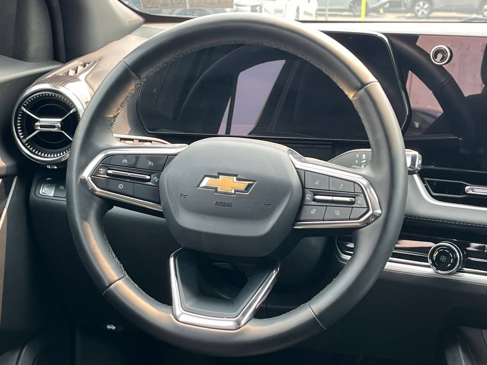 Thumbnail: 2025 Chevrolet Equinox - 28