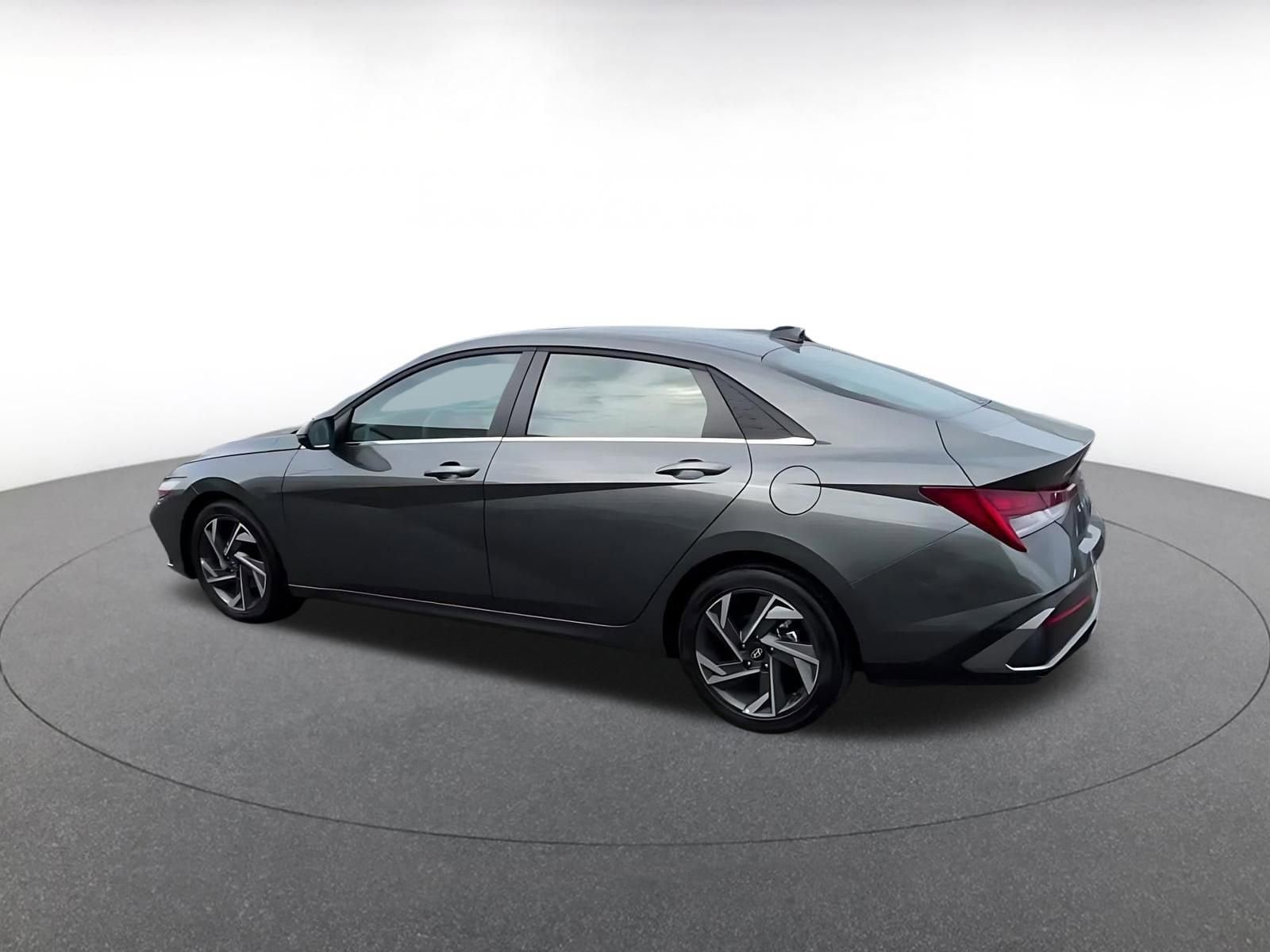 Thumbnail: 2025 Hyundai Elantra - 10