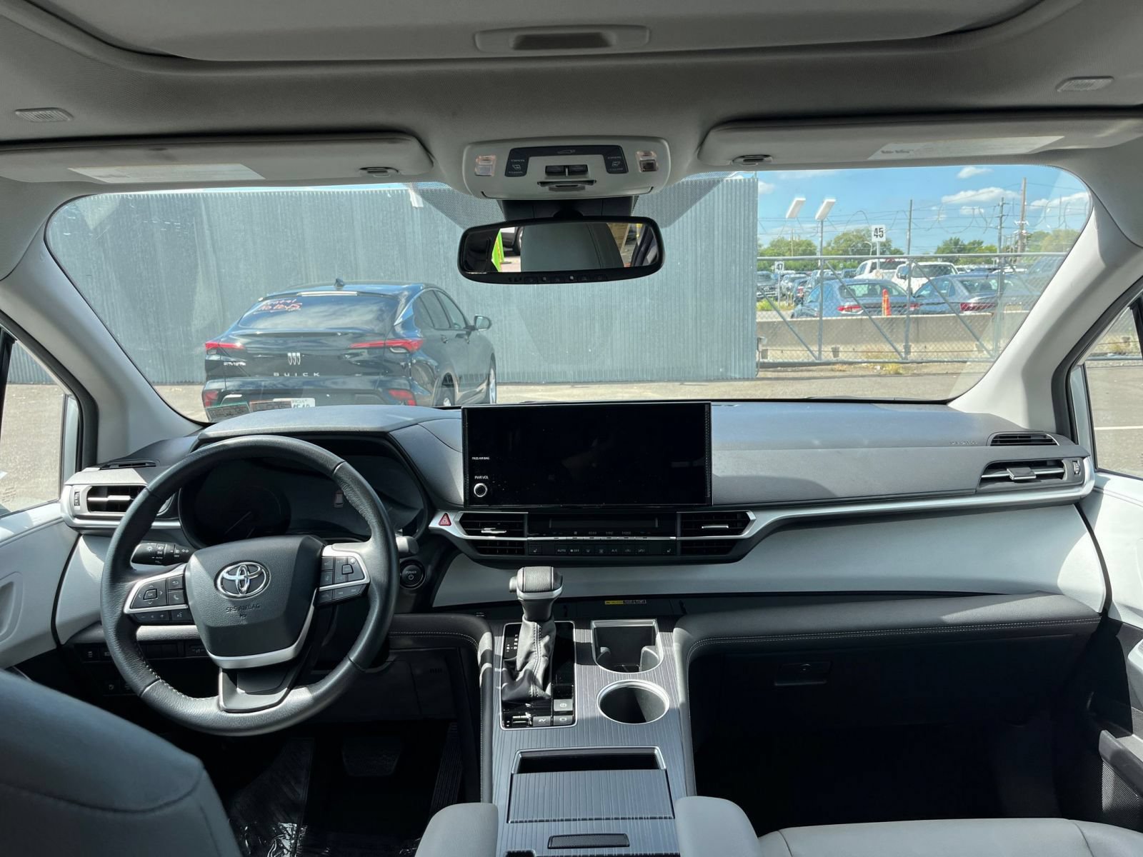 Thumbnail: 2025 Toyota Sienna - 35
