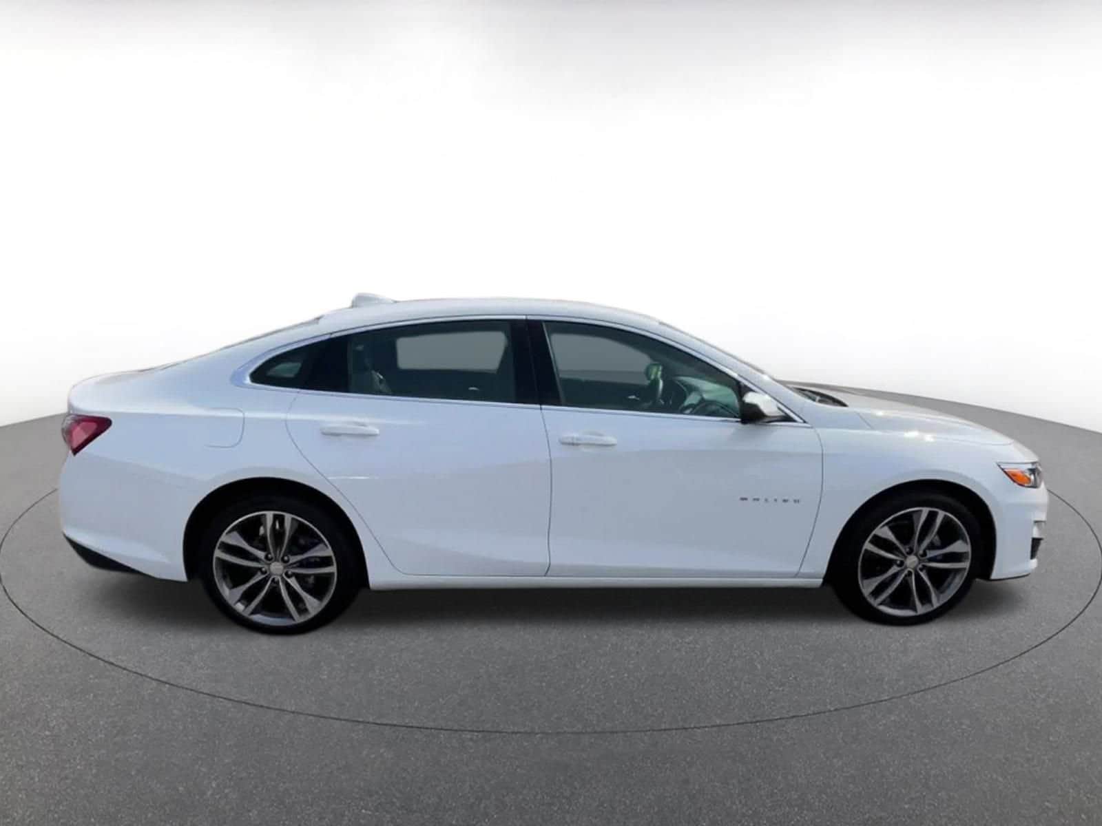 Thumbnail: 2024 Chevrolet Malibu - 16