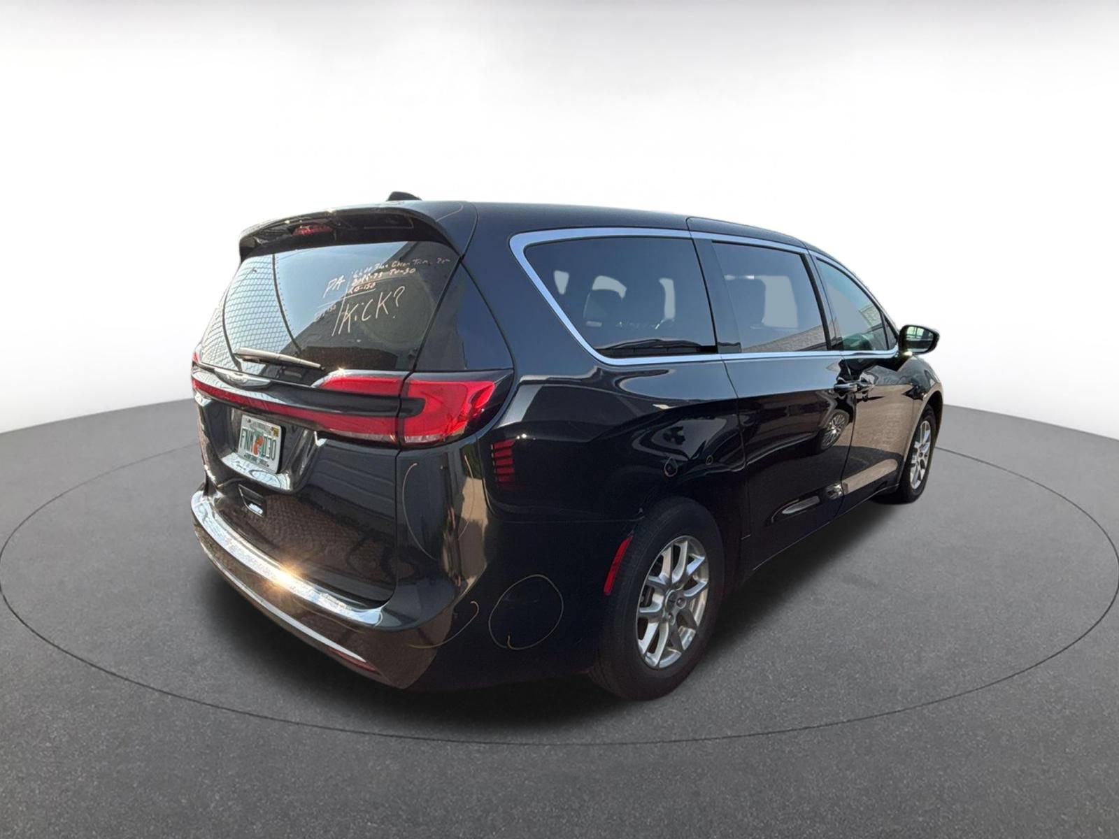 Thumbnail: 2025 Chrysler Pacifica - 9
