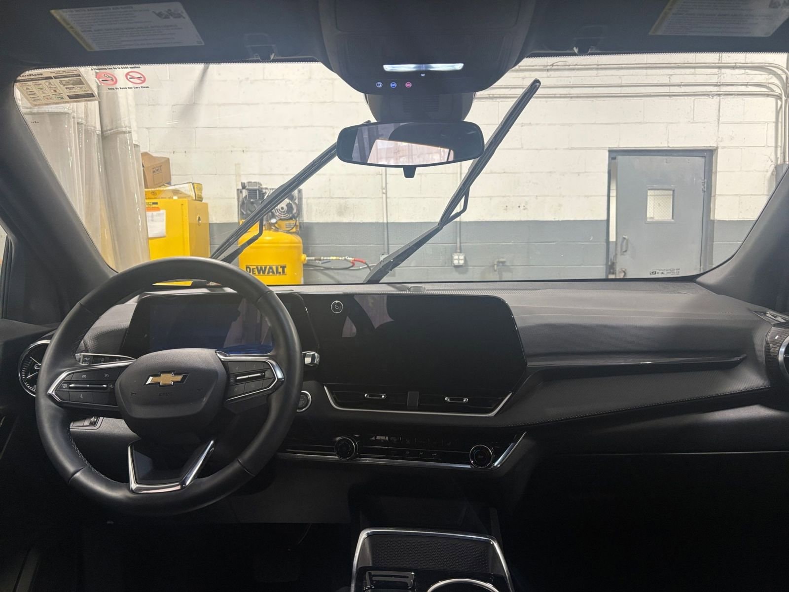 Thumbnail: 2025 Chevrolet Equinox - 32