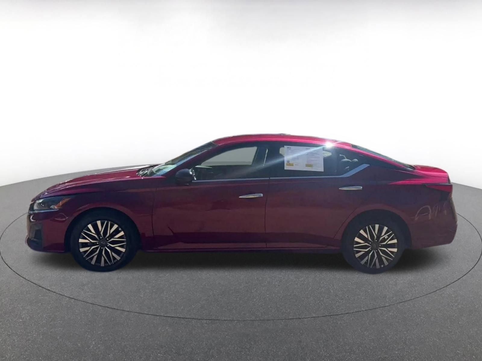 Thumbnail: 2025 Nissan Altima - 9