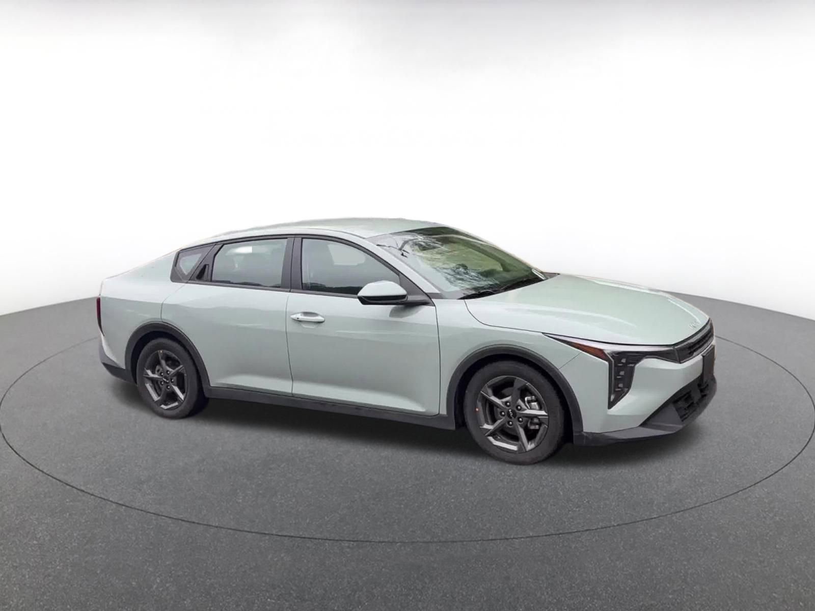 Thumbnail: 2025 Kia K4 - 2