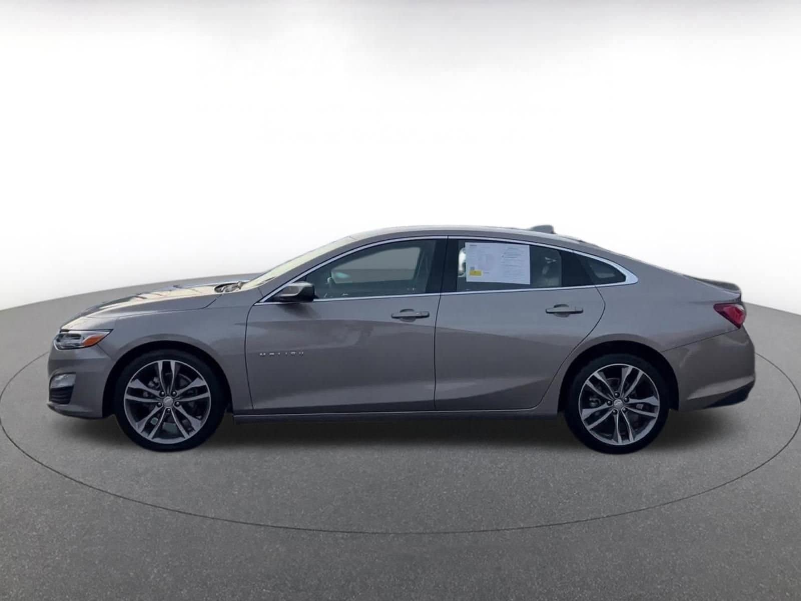 Thumbnail: 2024 Chevrolet Malibu - 9