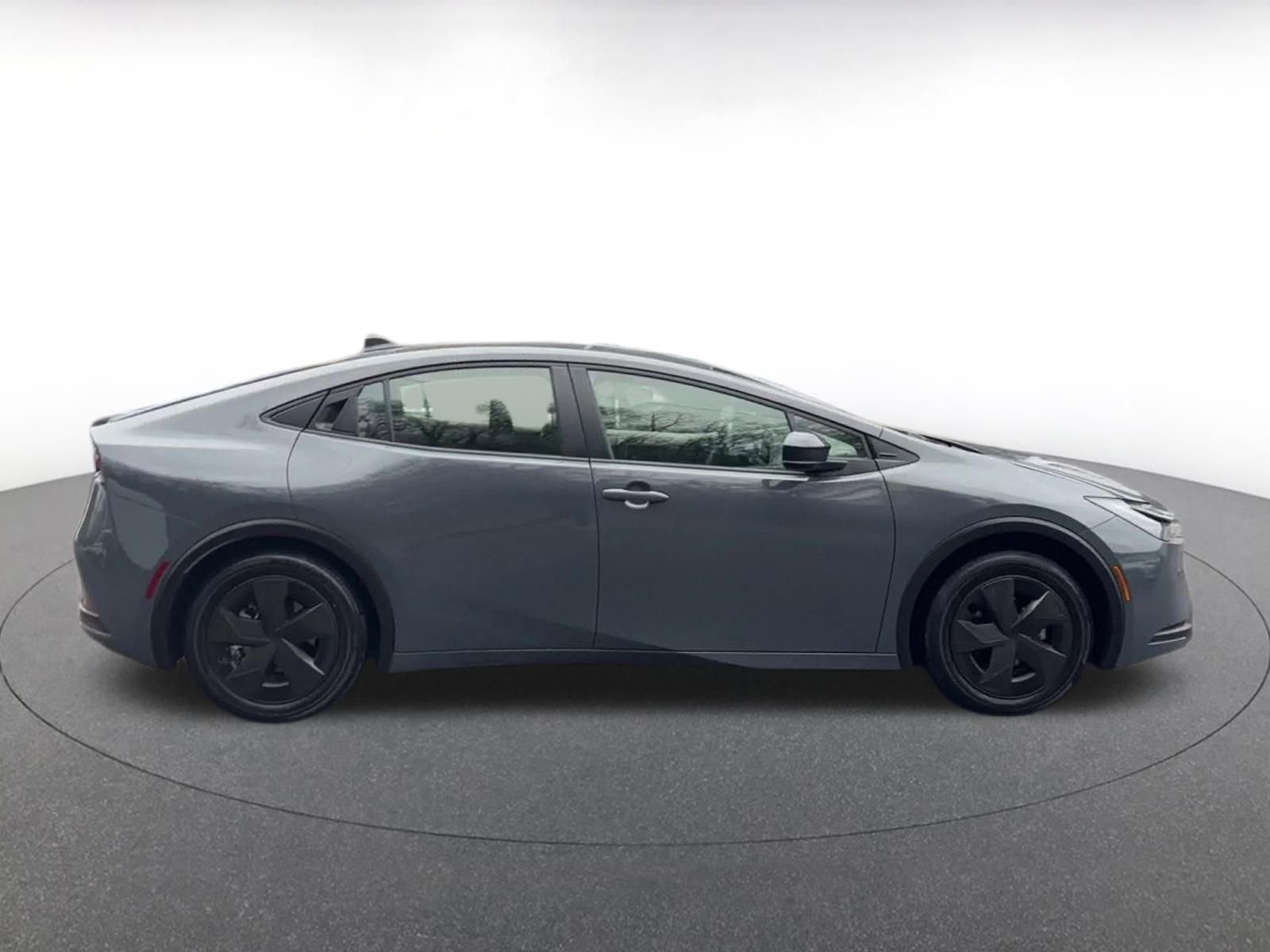 Thumbnail: 2025 Toyota Prius - 16