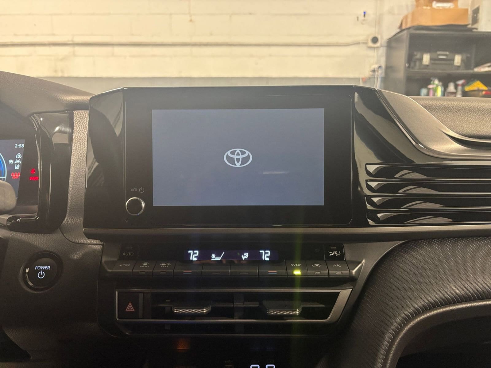 Thumbnail: 2025 Toyota Camry - 18