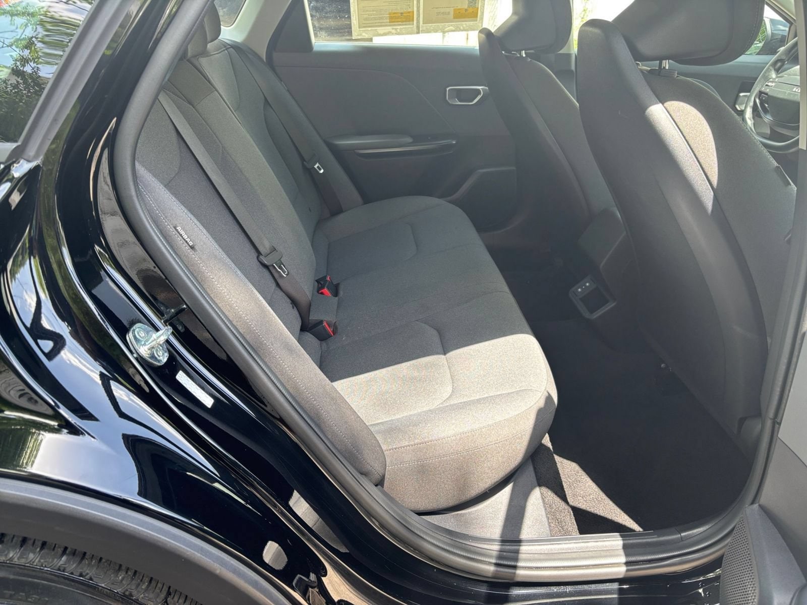 2025 Kia K4 LXS - Photo 38