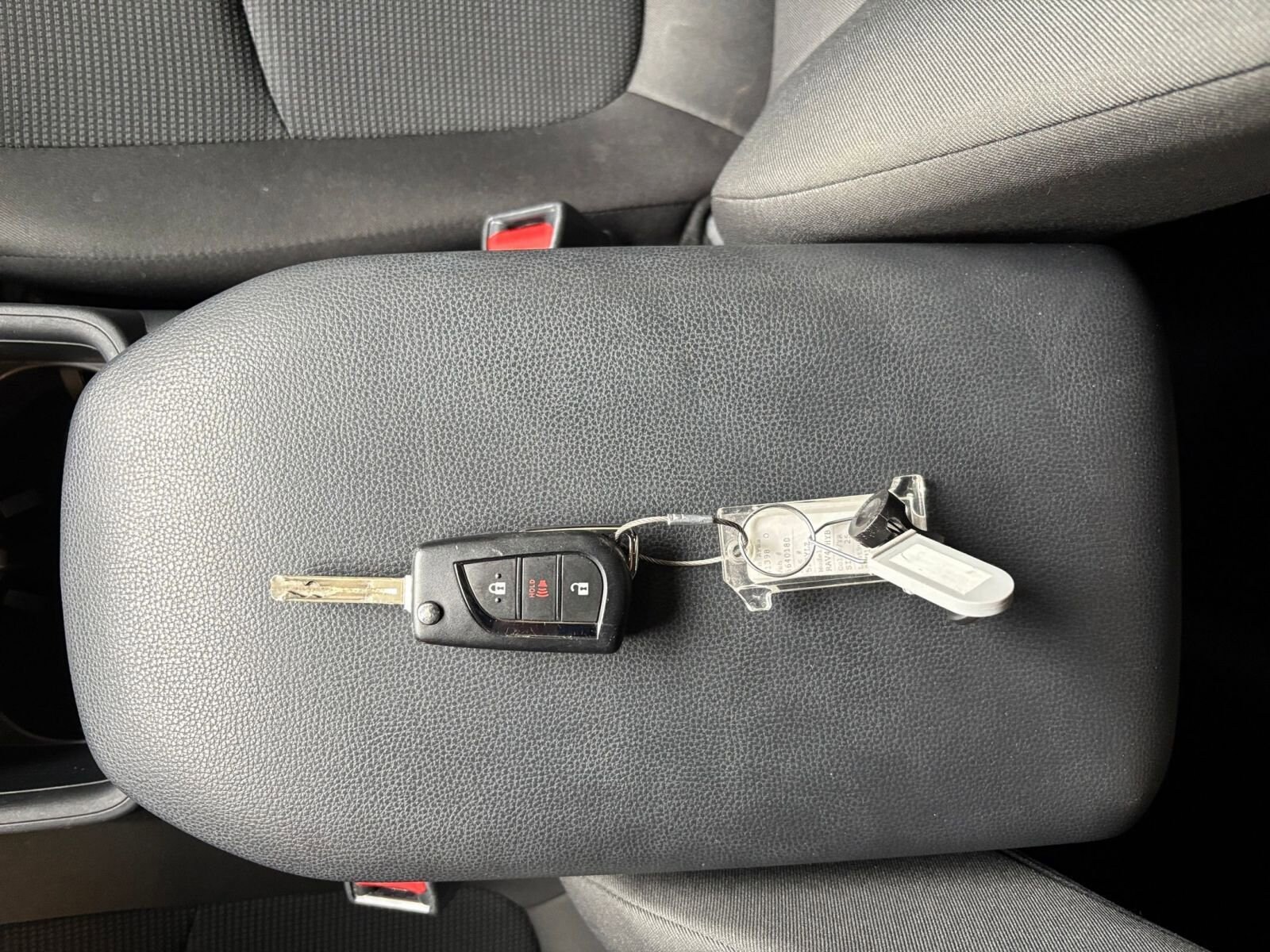 Thumbnail: 2025 Toyota RAV4 - 22