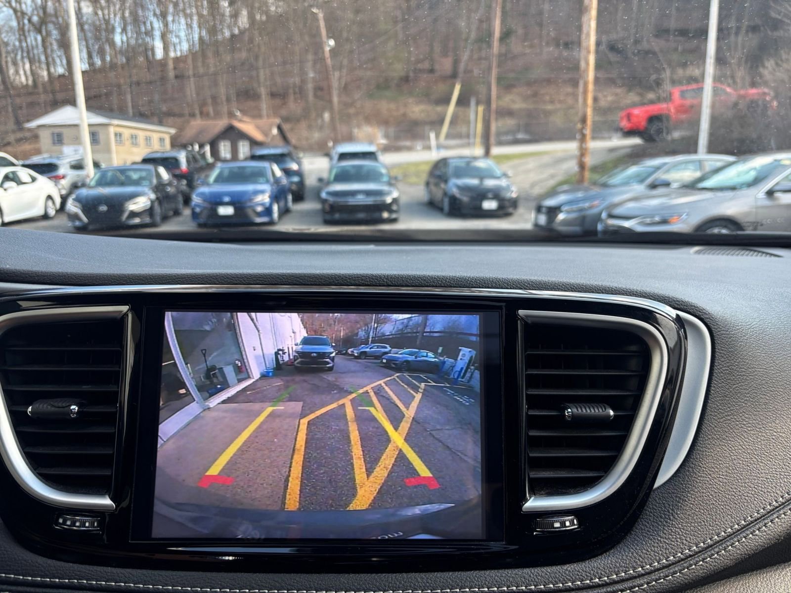 Thumbnail: 2025 Chrysler Pacifica - 24