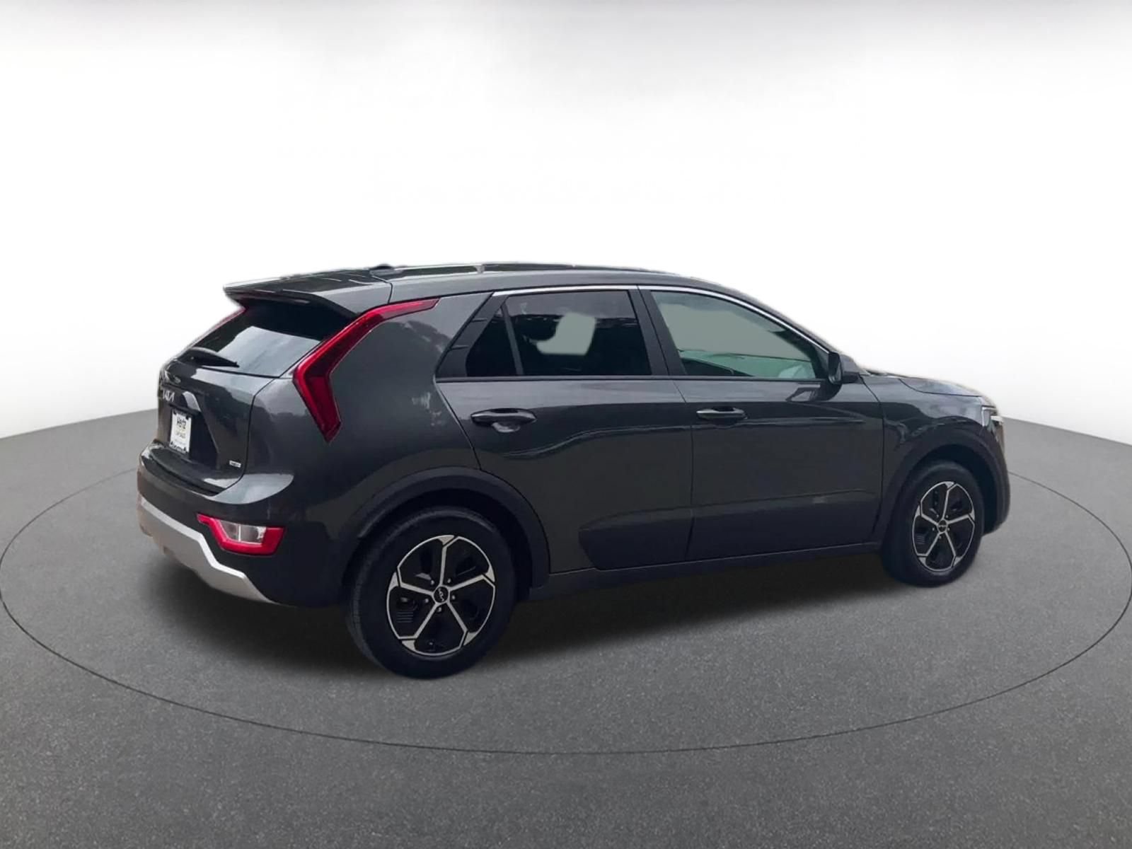 Thumbnail: 2026 Kia Niro - 14