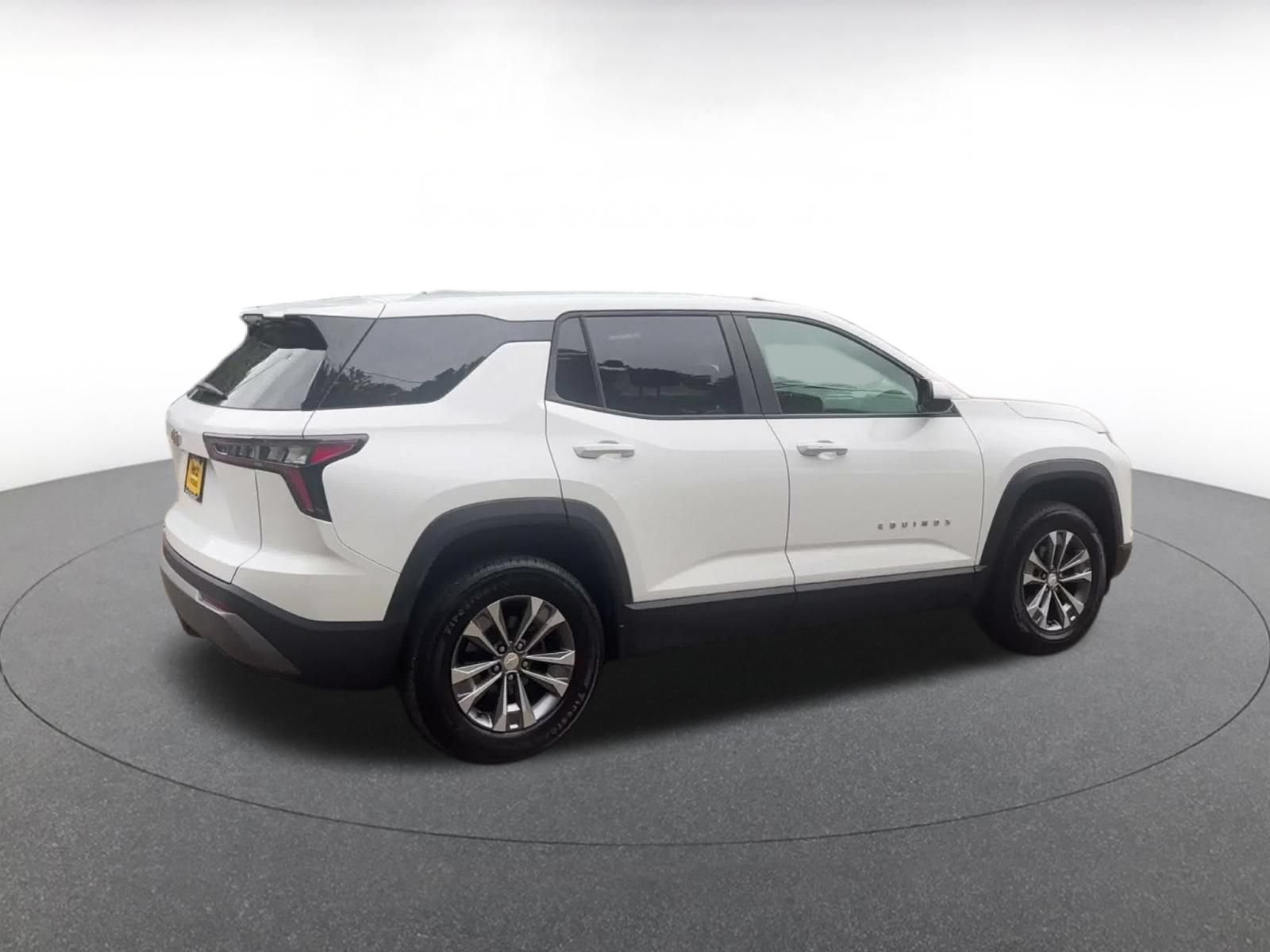 Thumbnail: 2025 Chevrolet Equinox - 14
