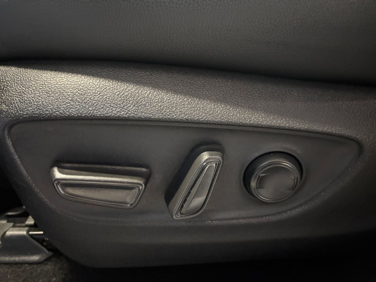 Thumbnail: 2025 Toyota Grand Highlander - 25