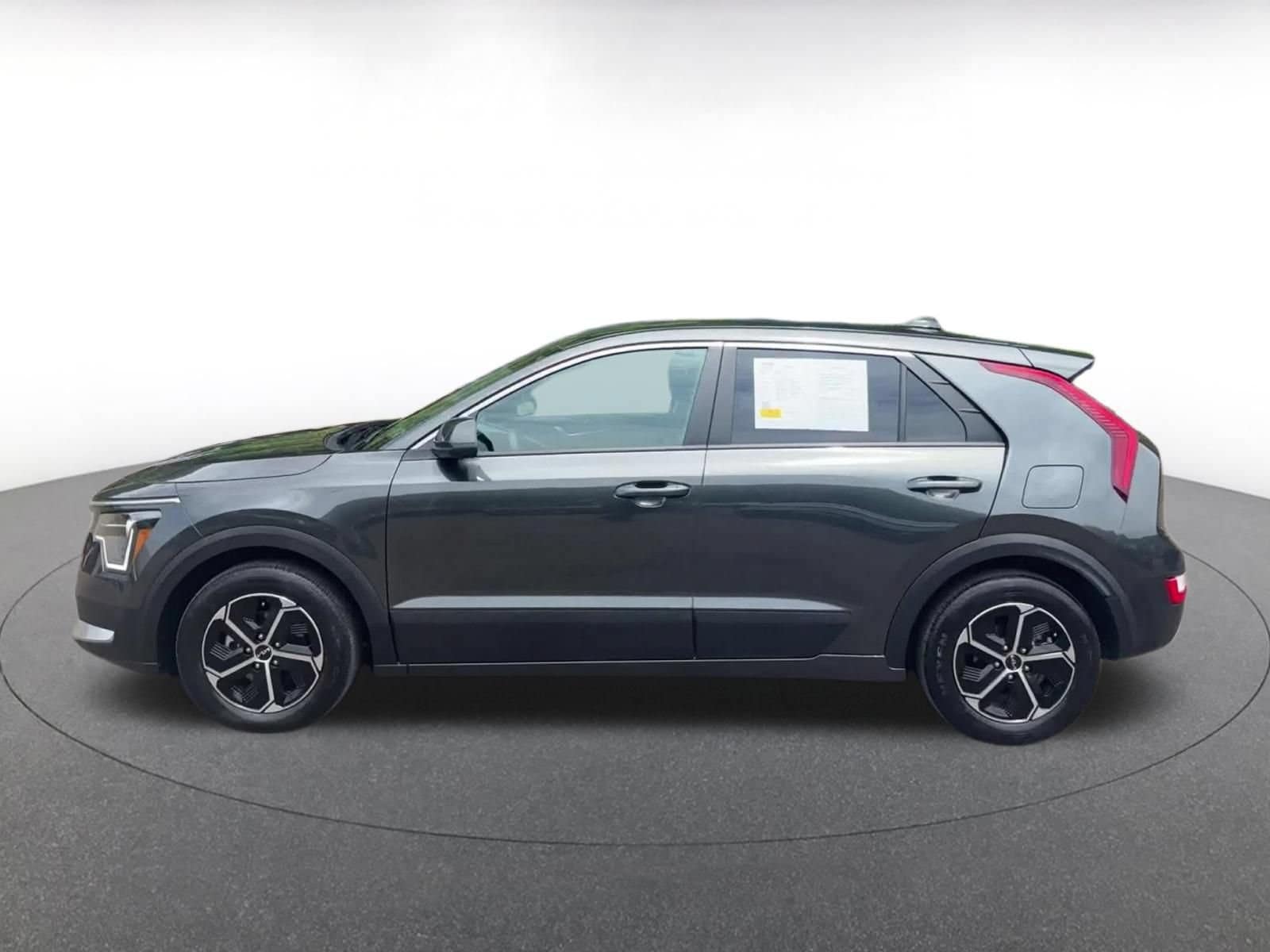 Thumbnail: 2026 Kia Niro - 9