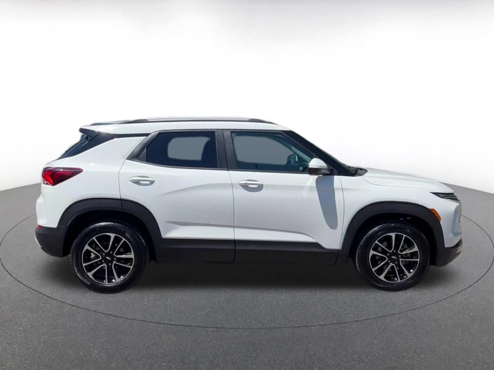 Thumbnail: 2025 Chevrolet TrailBlazer - 16
