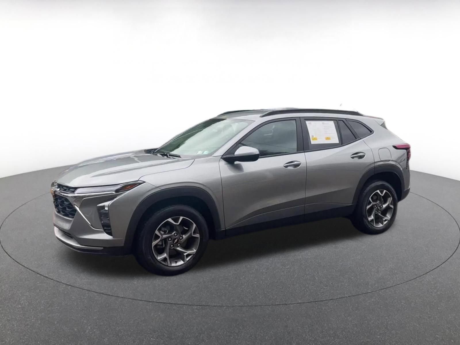 Thumbnail: 2025 Chevrolet Trax - 8