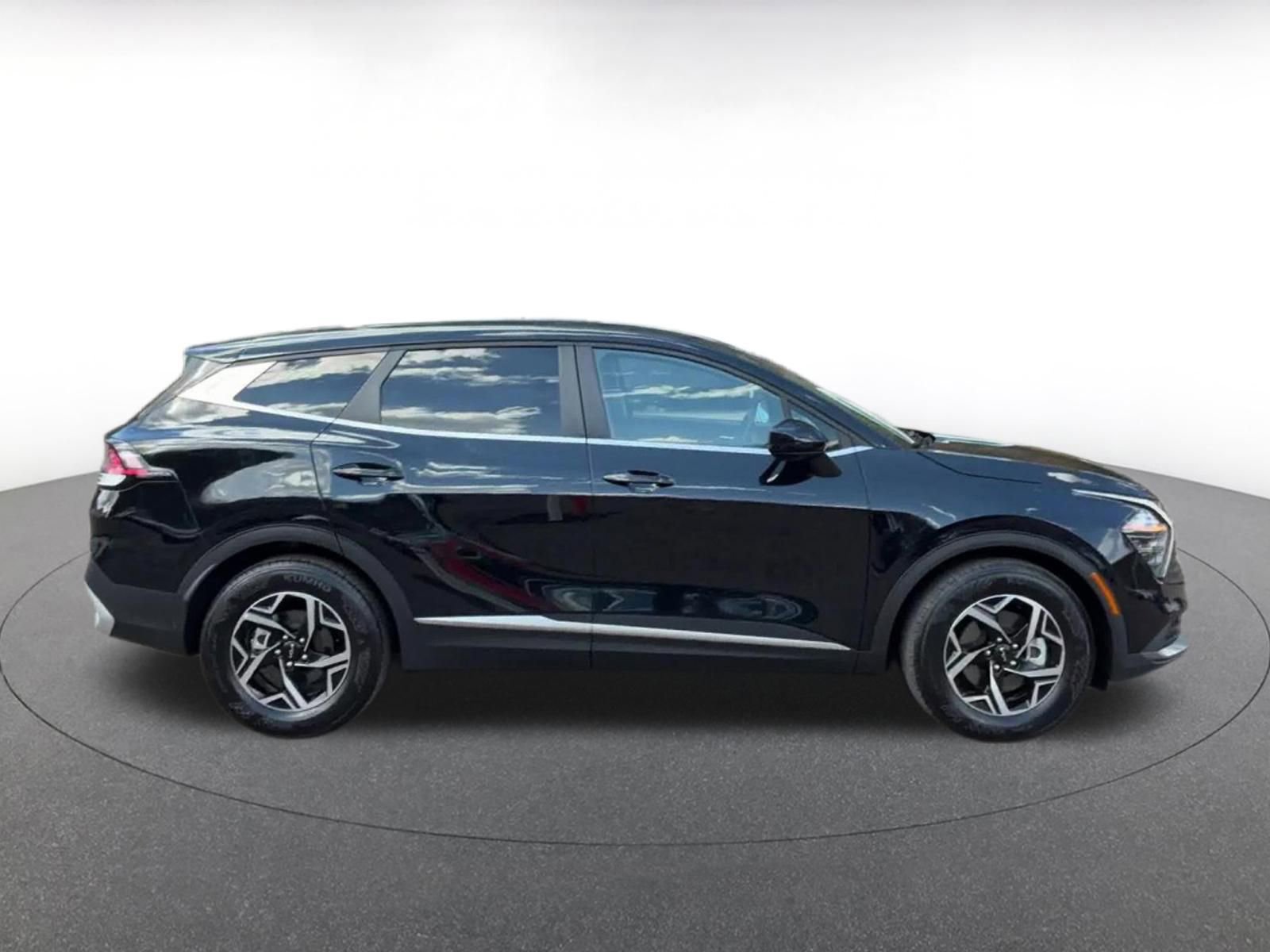 Thumbnail: 2025 Kia Sportage - 16