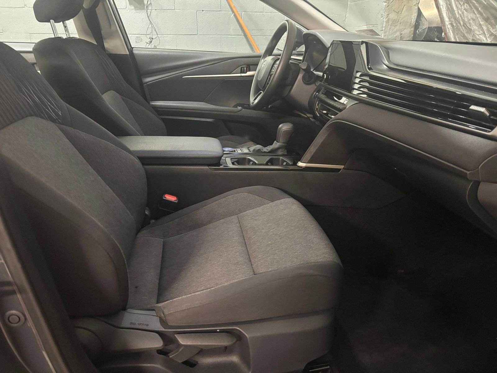 Thumbnail: 2025 Toyota Camry - 25