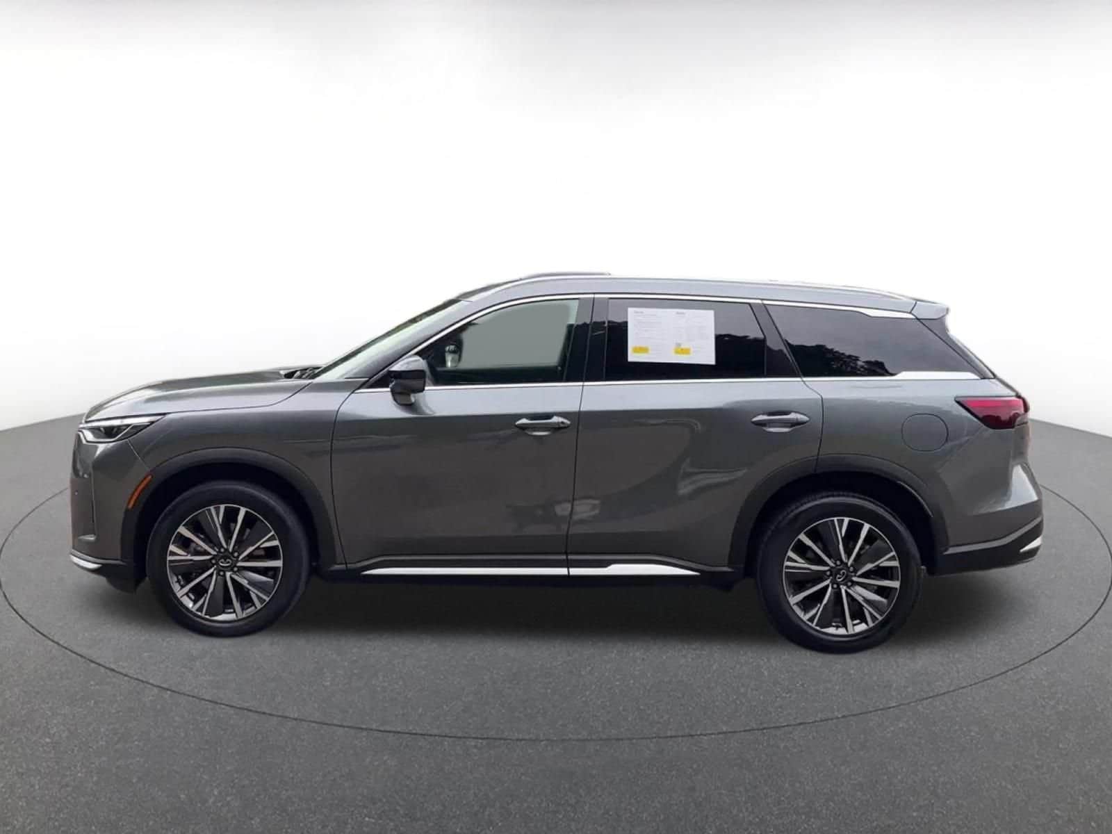 Thumbnail: 2026 INFINITI QX60 - 9