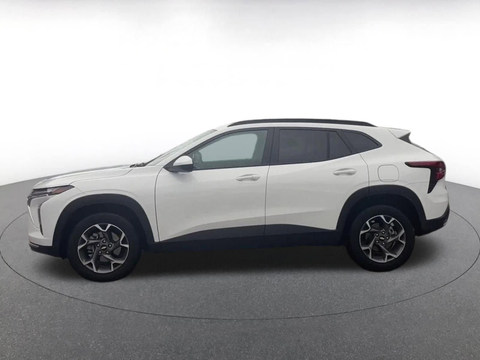 Thumbnail: 2025 Chevrolet Trax - 9