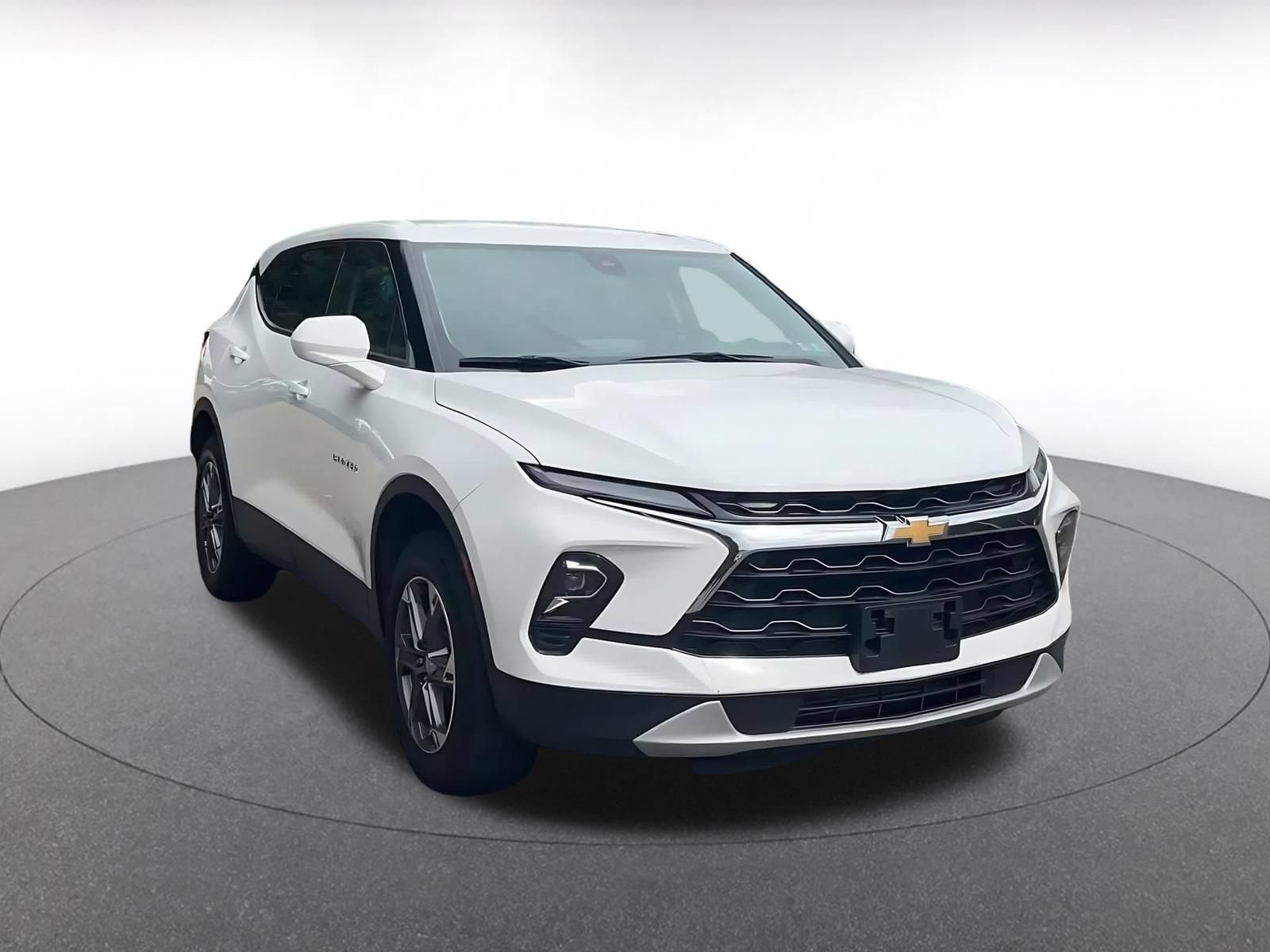 Thumbnail: 2025 Chevrolet Blazer - 3