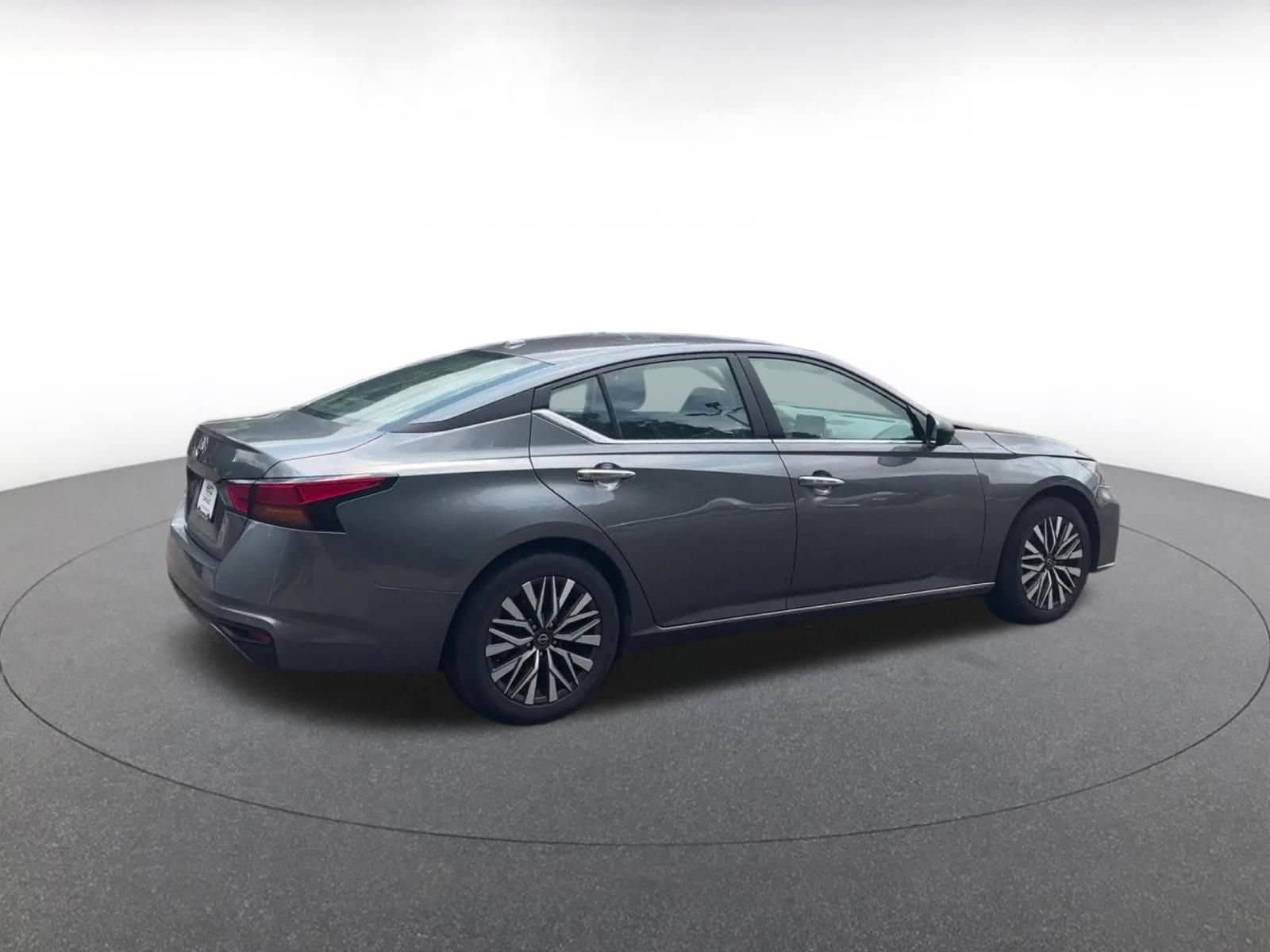 Thumbnail: 2025 Nissan Altima - 15