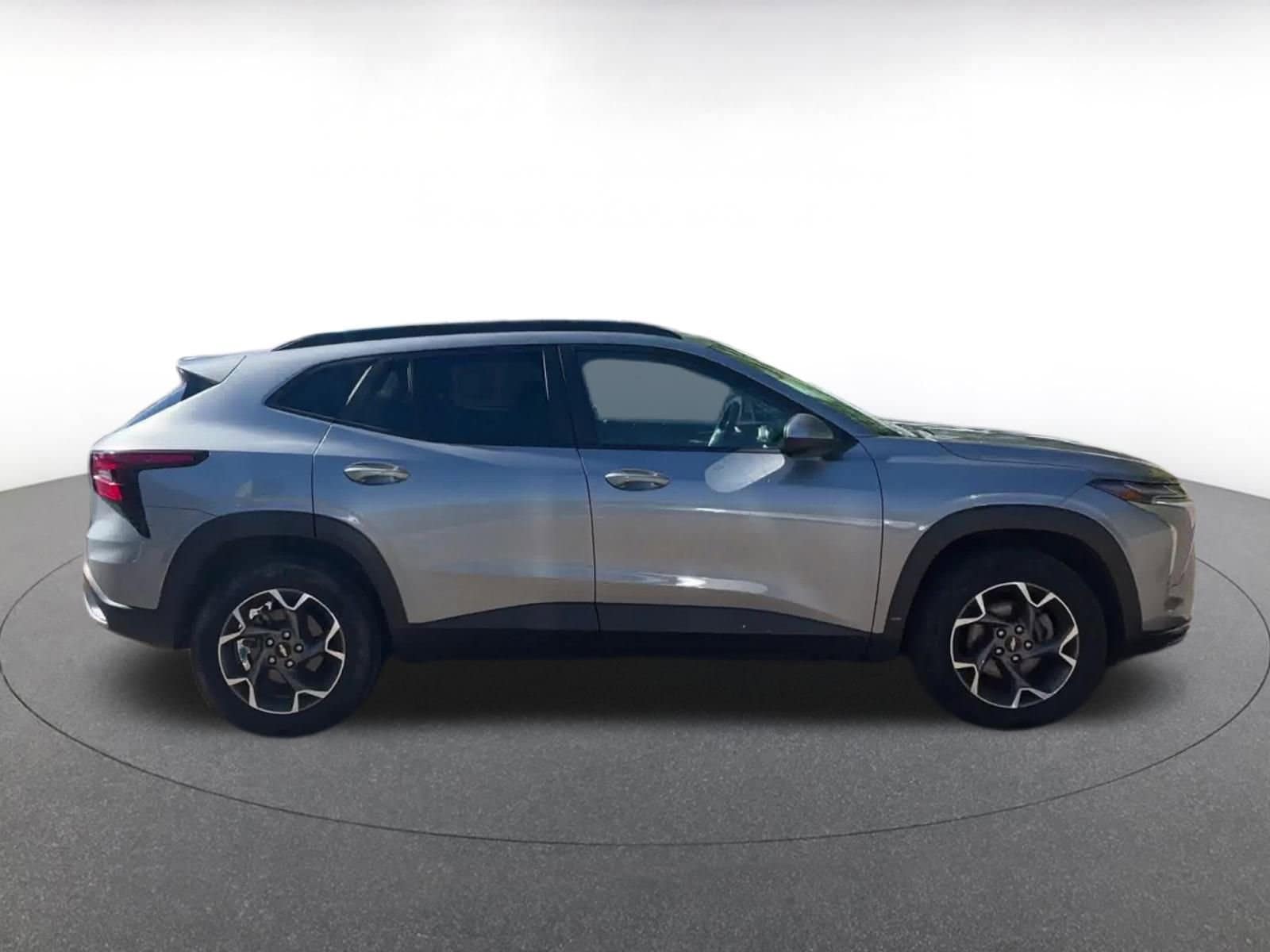 Thumbnail: 2024 Chevrolet Trax - 16