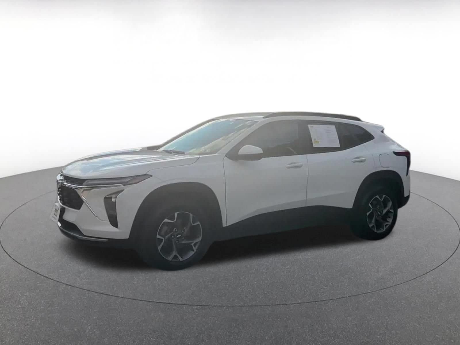 Thumbnail: 2025 Chevrolet Trax - 8