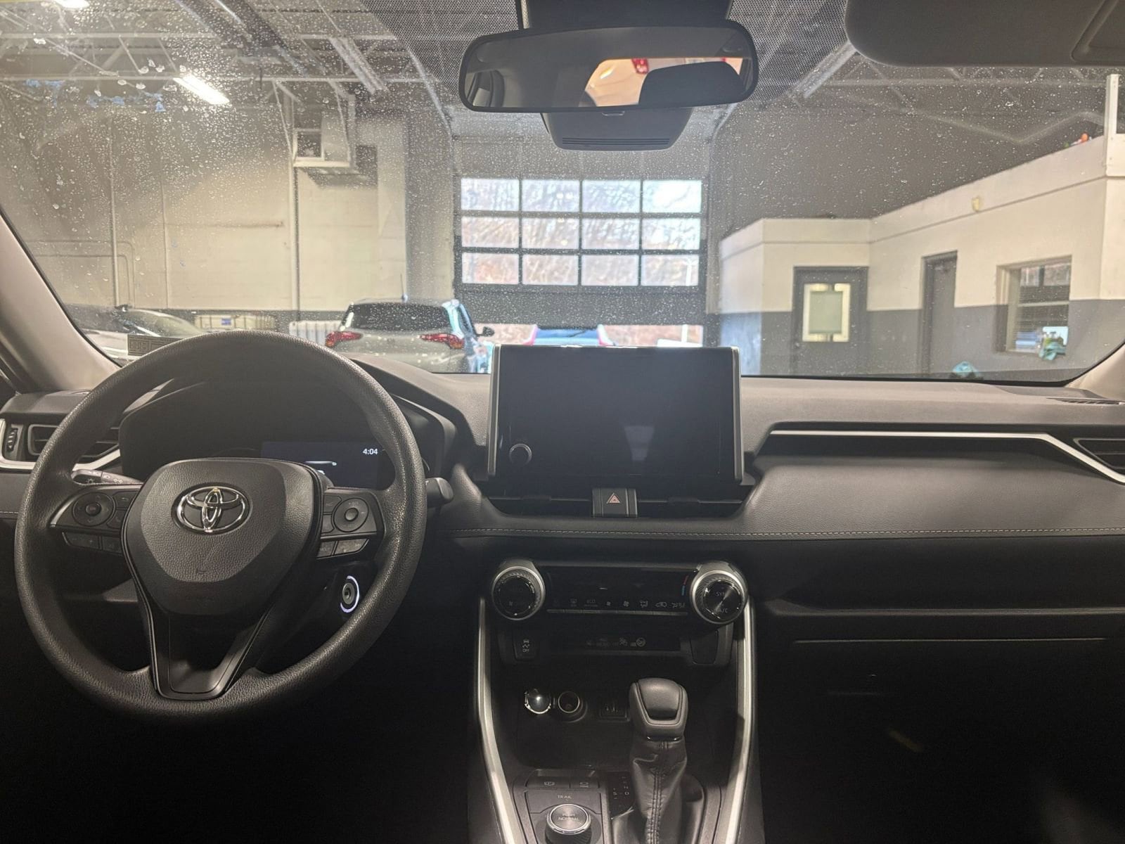 Thumbnail: 2025 Toyota RAV4 - 32