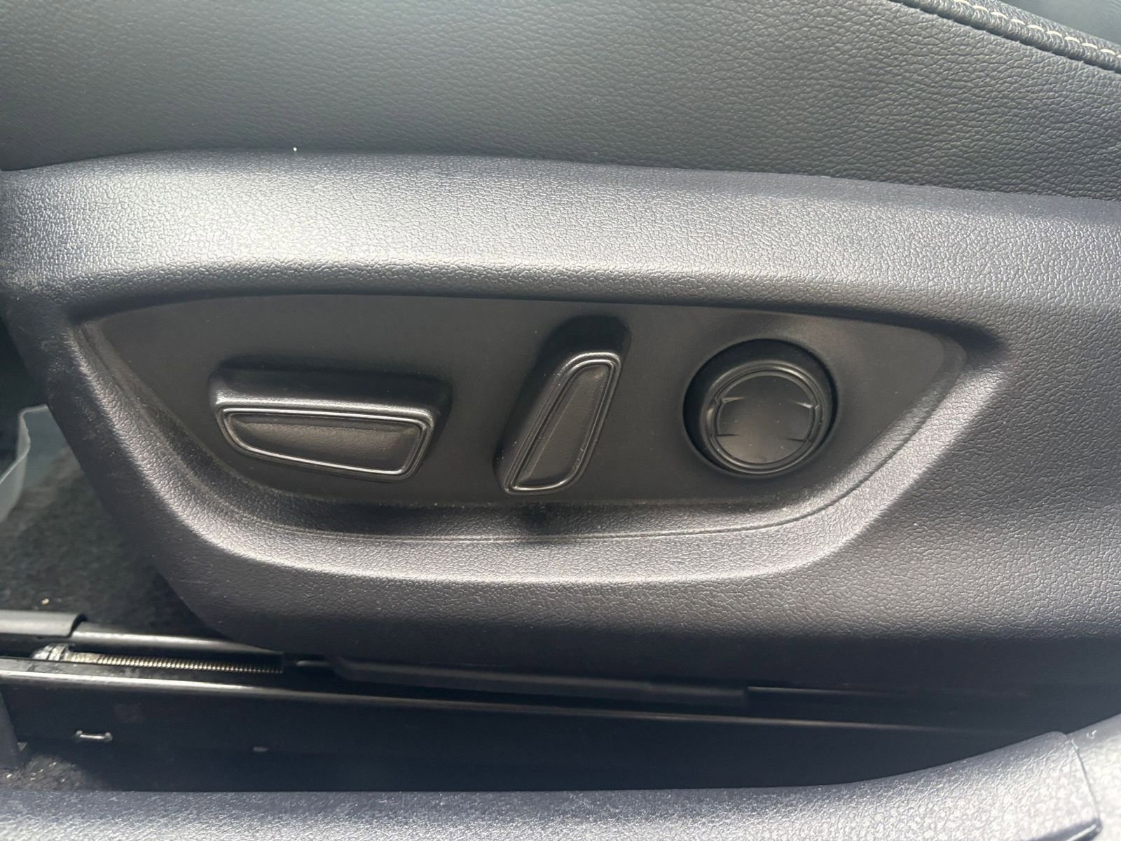 Thumbnail: 2025 Toyota Camry - 22