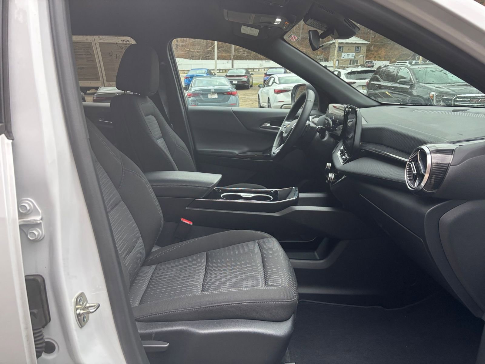 Thumbnail: 2025 Chevrolet Equinox - 25