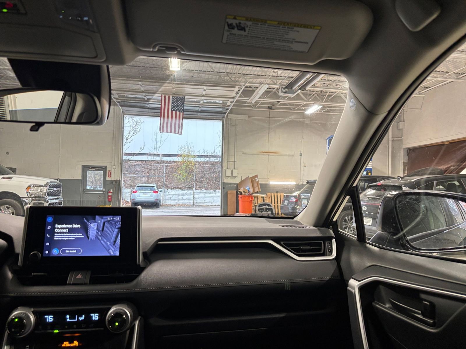 Thumbnail: 2025 Toyota RAV4 - 34