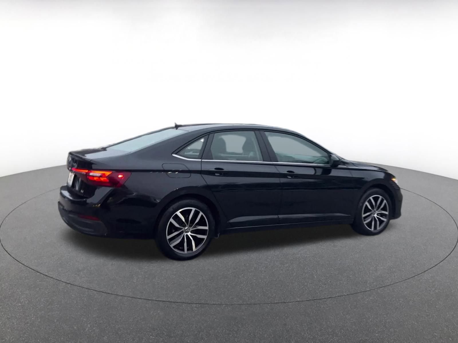 Thumbnail: 2025 Volkswagen Jetta - 15