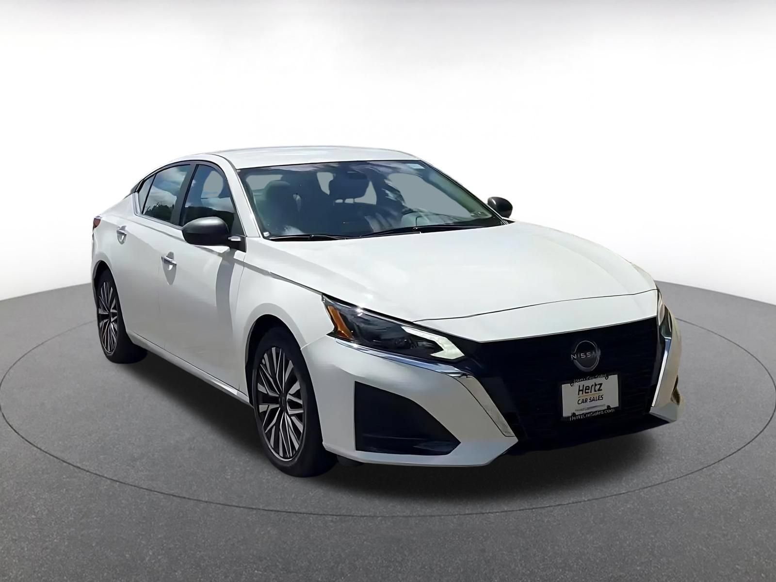 Thumbnail: 2025 Nissan Altima - 3
