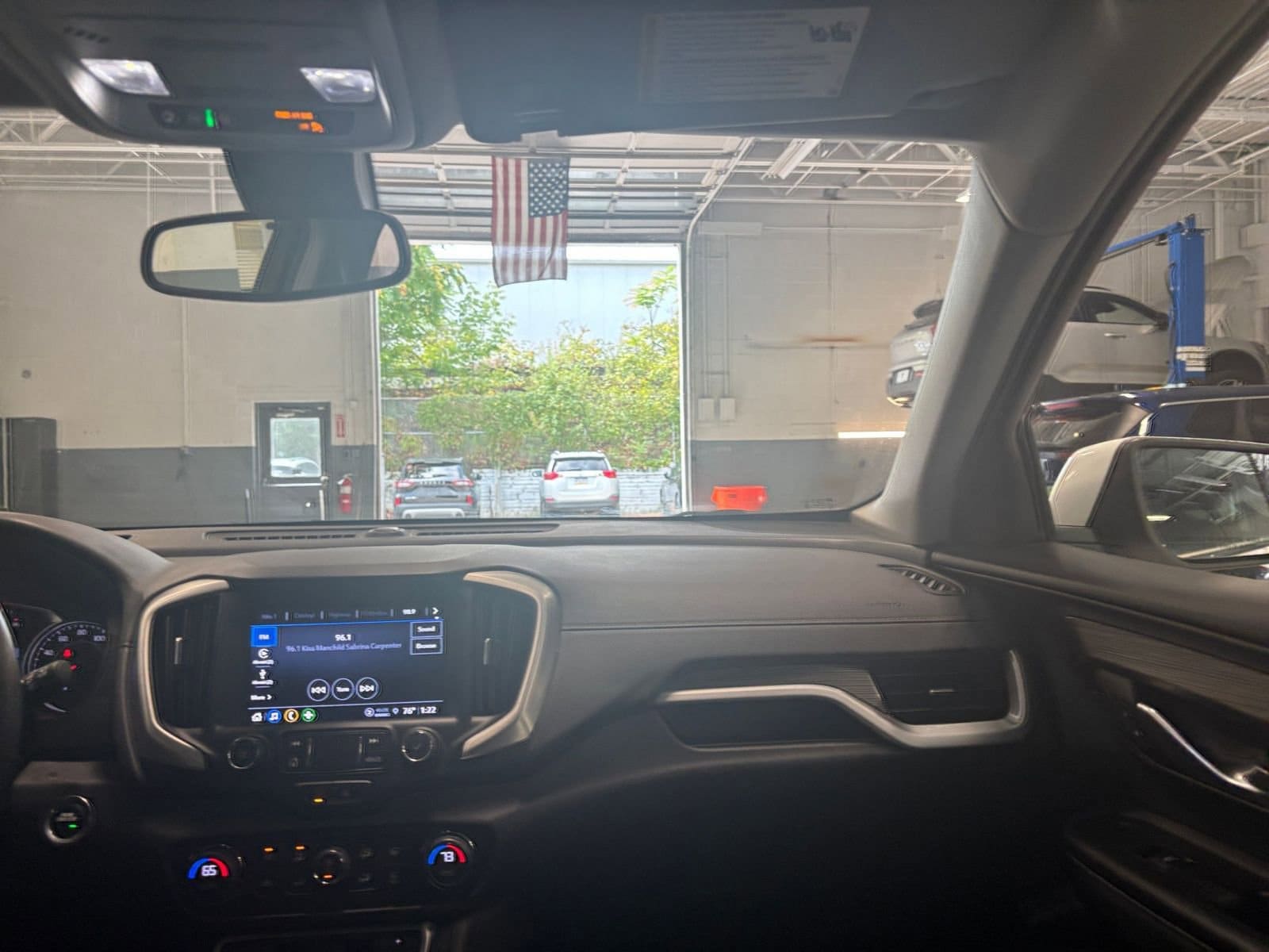 Thumbnail: 2024 GMC Terrain - 35