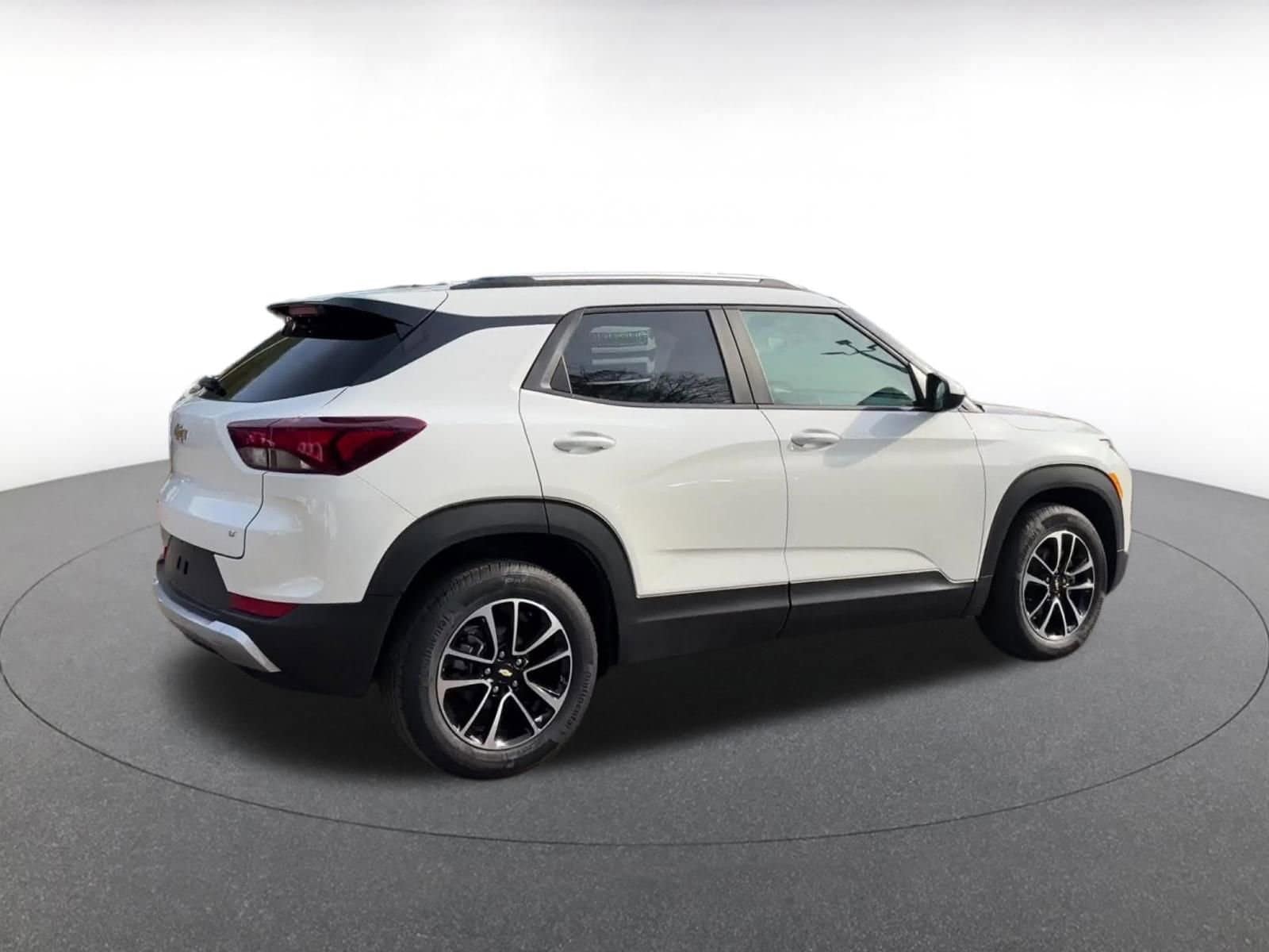 Thumbnail: 2025 Chevrolet TrailBlazer - 15