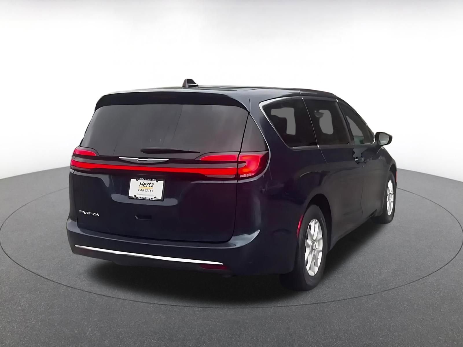 Thumbnail: 2025 Chrysler Pacifica - 14