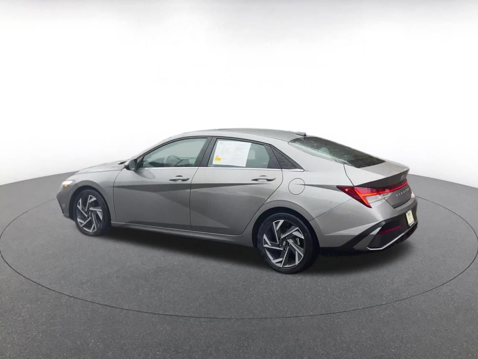 Thumbnail: 2025 Hyundai Elantra - 10