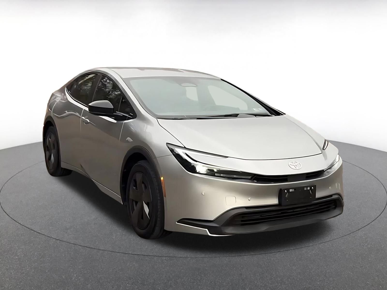 Thumbnail: 2025 Toyota Prius - 3